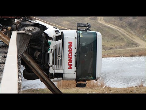 Видео: МАШИНА В ХЛАМ! ПОДБОРКА ДАЛЬНОБОЙЩИКИ Не справляются!