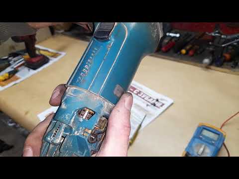 Видео: Перестала включаться УШМ. Диагностика болгарки Makita GA 5030. Замена щёток