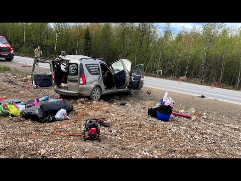 Видео: "Ларгус" с 2 дамами убился о фуру