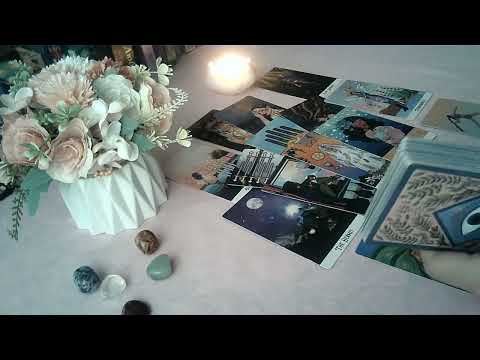 Видео: У них все закончено??? О чём он молчит? Их отношения с соперницей.