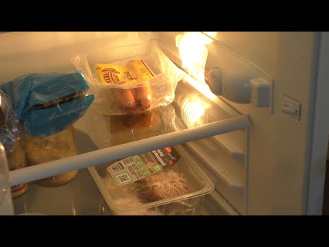 Видео: Не горит свет в холодильнике, устранение проблемы#fridge light repair#冰箱灯维修