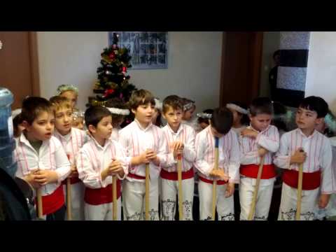Видео: Малки Коледари   детска градина с Доброславци 18 12 2013