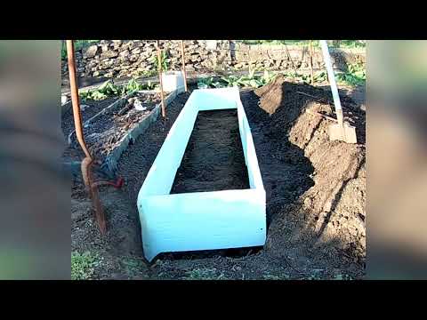 Видео: Самые дешевые теплые грядки