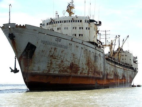 Видео: Плавбаза "Маршал Соколовский", будни охотоморья