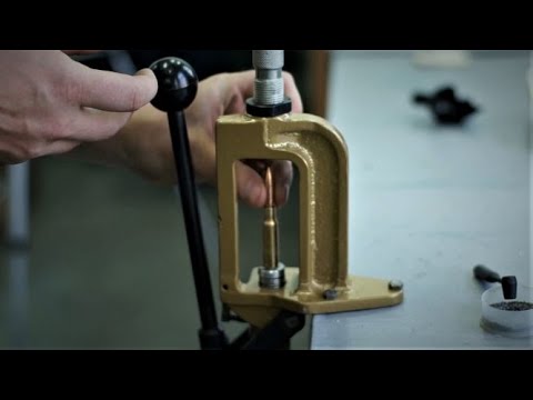 Видео: НАБОР для релоадинга с чугунным прессом BRIZ.
