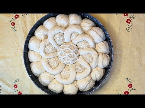 Видео: Оформи лесно красива пита - модел цвете (traditional Bulgarian bread art shaping) 24