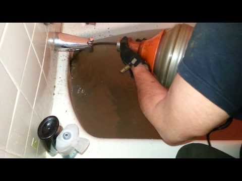 Видео: UNCLOG BATHTUB DRAIN 5 MINUTES 🛁 прочистить ванну 5 минут 🛁疏通浴缸 5 分鐘🛁