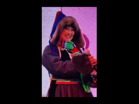 Видео: Хөлөн басаганай наадан