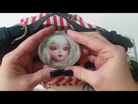 Видео: 🎧 АСМР. Что в моей сумке? Близкий шепот. Триггеры. ASMR.