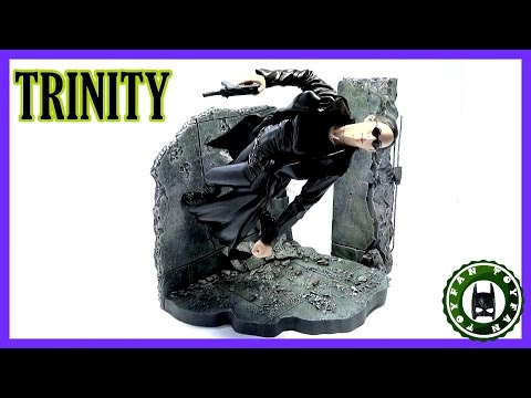 Видео: Фигурка Тринити Матрица / Trinity Matrix Lobby scene figure от McFarlane обзор (RUS)