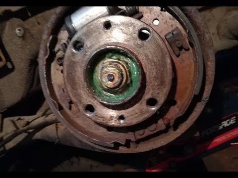 Видео: подшипник задней ступицы смазка Fiat Punto 2000 rear hub bearing grease