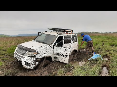 Видео: УАЗ Патриот. Море. Застряли в болоте. Отдых на пляже.