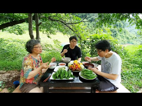 Видео: Готовим мукбанг) ​​Вау! Ешьте перец чили, закатывая рис в ледяную воду.