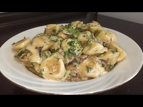 Видео: Самые вкусные пельмени! Жарим пельмени с грибами!