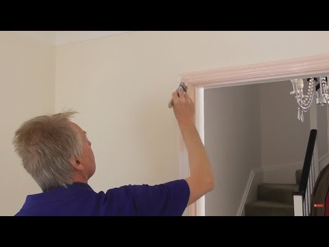 Видео: Как покрасить дверную раму