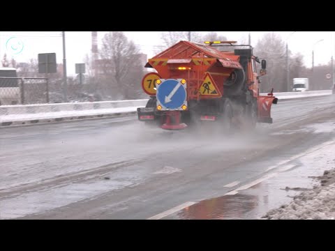 Видео: Снегопад парализовал Новосибирскую область