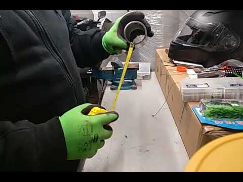 Видео: Самодельная кормушка для рыбалки без свинца "челнок"