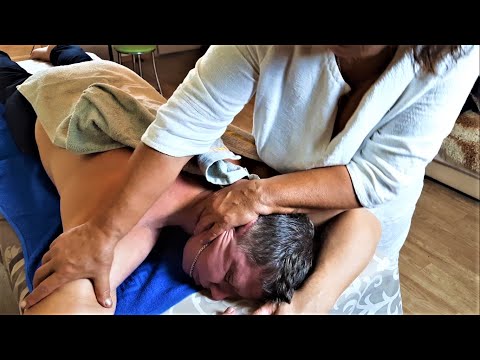 Видео: глубокий массаж для очень затверделой спины и плеч