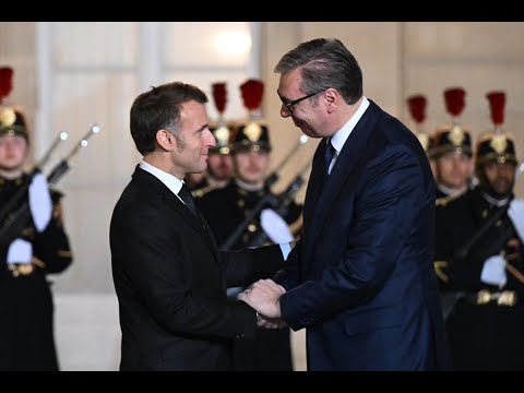 Видео: Председника Вучића дочекао Емануел Макрон