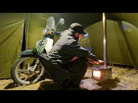 Видео: Рыбалка и мотоцикл кемпинг в зимнем море [2 ночи и 3 дня]