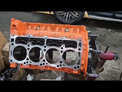 Видео: HEMI 6.1 SRT-8 переборка мотора!