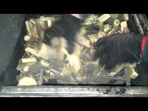 Видео: Як я топлю тирсою