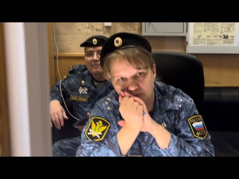 Видео: После скандала в Красносельском районном суде, судебных приставов заставили выучить Конституцию РФ!