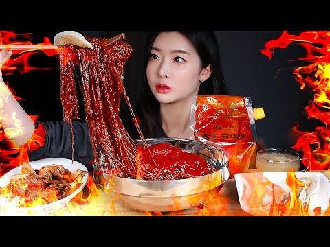 Видео: ASMR Самая острая лапша Бибим в Корее 🔥Bulgogi Пельмени барбекю MUKBANG EATING SHOW