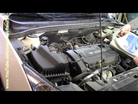 Видео: Замена масла масленного фильтра и воздушного фильтра Chevrolet CRUZE 1 8 mp4