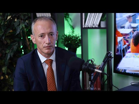 Видео: Когато стават по-късно, децата учат по-добре. Това е пътят - с дострояване на училища.