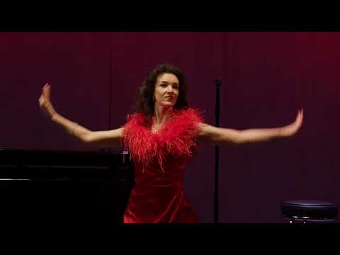 Видео: "Брызги шампанского" Илона Ананьина муз. Х.М.де Лукьези. Роман Зорькин, гитара. Марк Гройзбург, ф-но