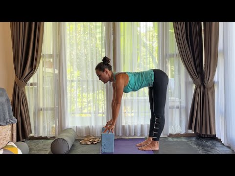 Видео: Открытая Практика в честь Дня Йоги / Йогатерапия Онлайн