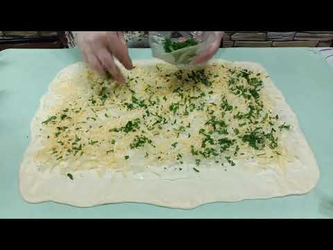 Видео: ЛУКОВЫЕ ЛЕПЁШКИ С СЫРОМ. #лепёшки #лук #дрожжевыелепёшки # вкусныелепёшки #вкуснаяеда #рецепт