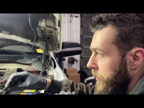 Видео: Тестирование паразитного тока при настройке двух батарей