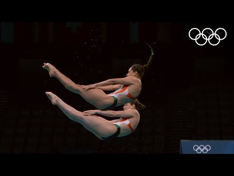 Видео: Китаянки выиграли золото в синхронных прыжках в воду с вышки на Олимпиаде в Токио