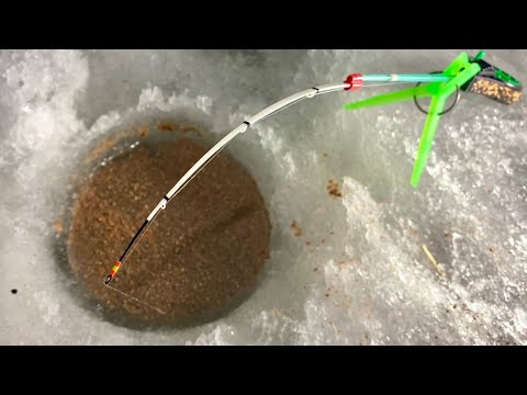 Видео: ЗАКИНУЛ В МУТНУЮ ЛУНКУ...НЕРВЫ НЕ ЗРЯ! Крупняк бахнул КИВОК и ПОПЛАВОК. Зимняя рыбалка 2025