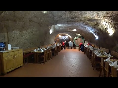 Видео: Чехия - ресторан Ve Skale и пивоварня Chodovar - ужинаем в средневековом антураже
