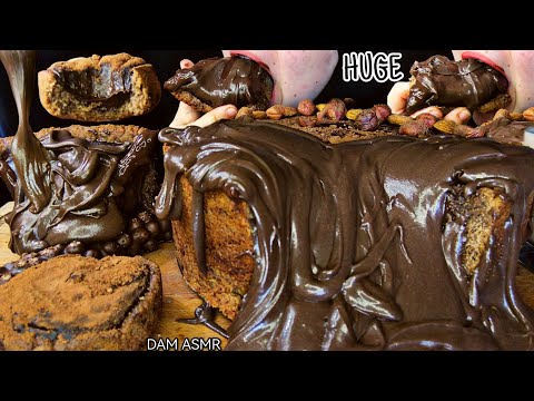 Видео: Огромный лесной пирог. Перегружать шоколад. Есть звуки. Десерт.