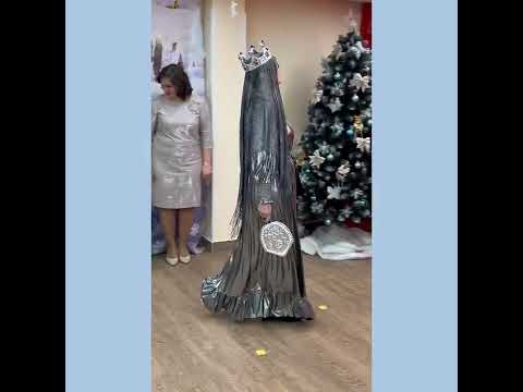 Видео: Новогодний утренник в средней и старшей группах «Белоснежка 🍎 и Новый Год🎄»