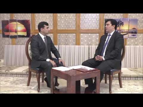 Видео: Бубинед устод чӣ гапҳои ширин мегӯянд!!!