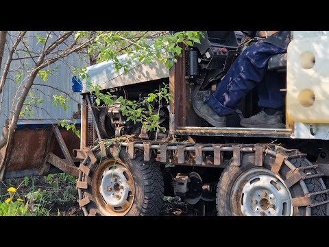 Видео: САМОДЕЛЬНЫЙ ГУСЕНИЧНЫЙ ТРАКТОР- ВСПАХИВАНИЕ ПОЛЯ