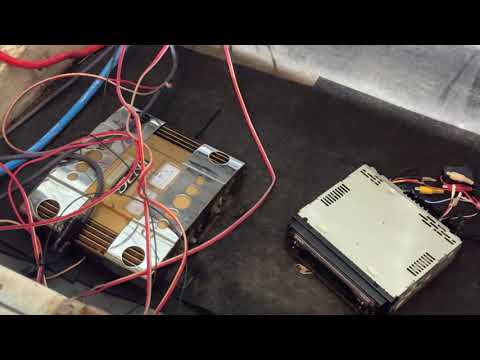 Видео: Автозвук в классику ваз vaz 2106 part 2 #автозвук #классика #vaz2106