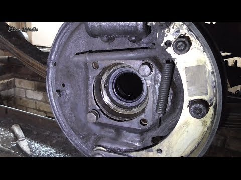 Видео: Замена сальника полуоси ГАЗ 3110 Волга