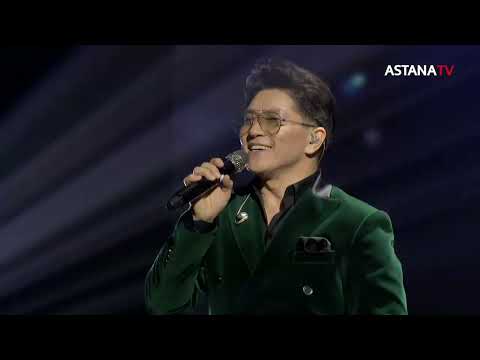 Видео: Сәкен Майғазиев - "Дос керек".  (Концерттен үзінді)