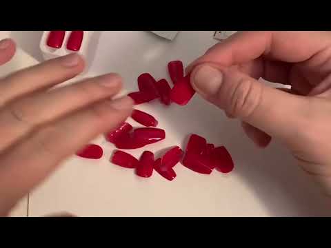 Видео: Как легко наклеить накладные ногти Накладные ногти красная классика