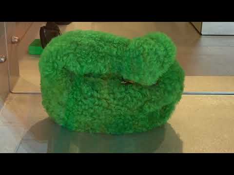 Видео: Обзор красивой одежды : что модно и как это носить ?!