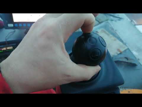 Видео: Управление в кабине машиниста крана Liebherr LTM