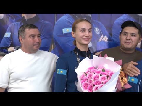 Видео: Әлем чемпиондарын жанкүйерлер ыстық ықыласпен күтіп алды