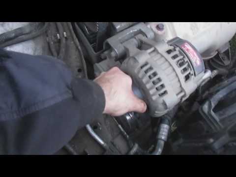 Видео: Замена ремня ГРМ на автомобили Chery Amulet в полевых условиях