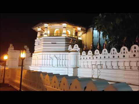 Видео: Храм Зуба Будды в Канди на Шри-Ланке .